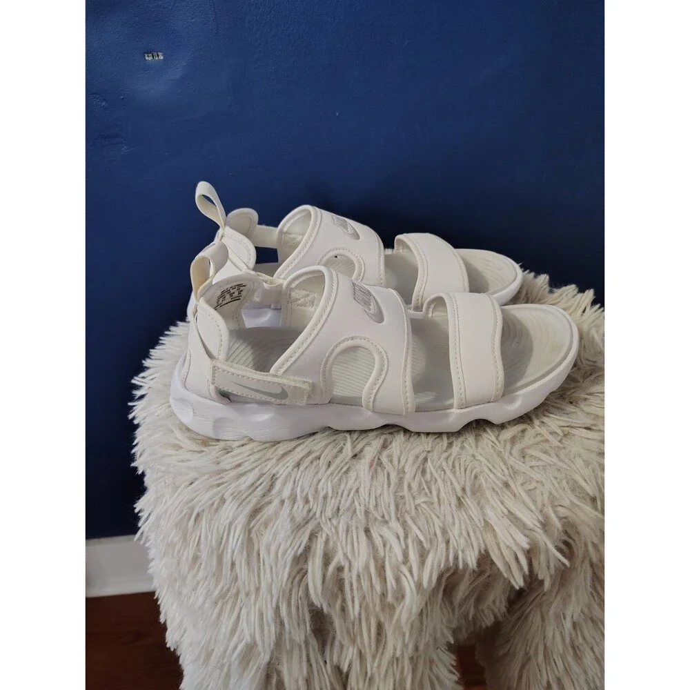 Nike Women's Owaysis Sandals  Size US 8 White EUR 39